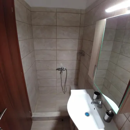 شقة Toula's House Paralia Sikias